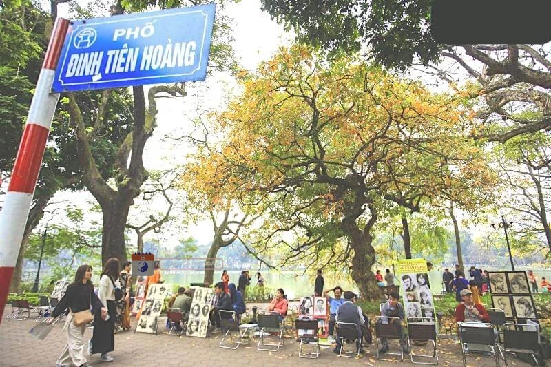 Ha Noi 36 Streets - Dinh Tien Hoang Street