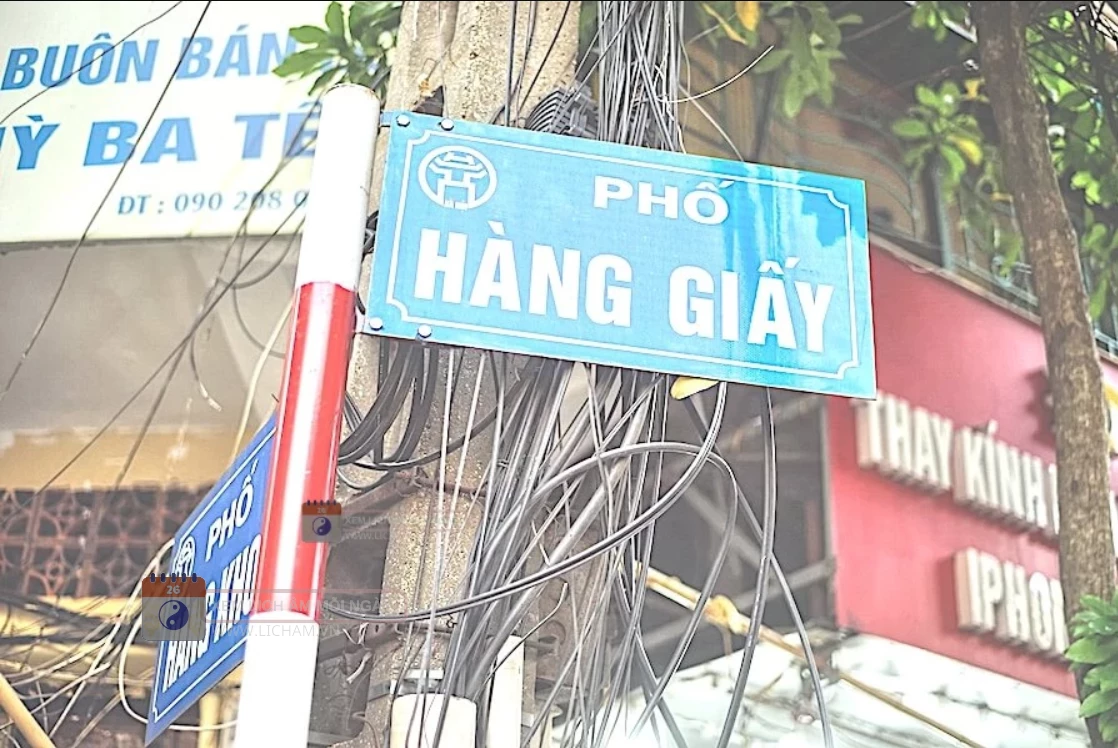 Hanoi 36 Streets and Wards - Hang Giay Ancient Street